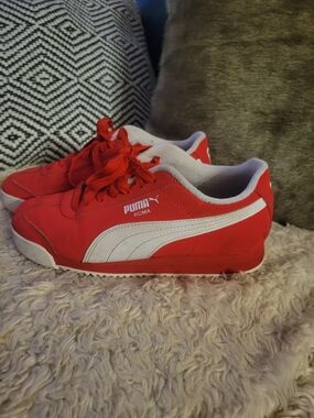 Puma Roma Women's Red Lace-Up Sneakers